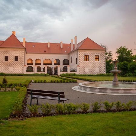 Vladislav Hotel Zamek Valec מראה חיצוני תמונה
