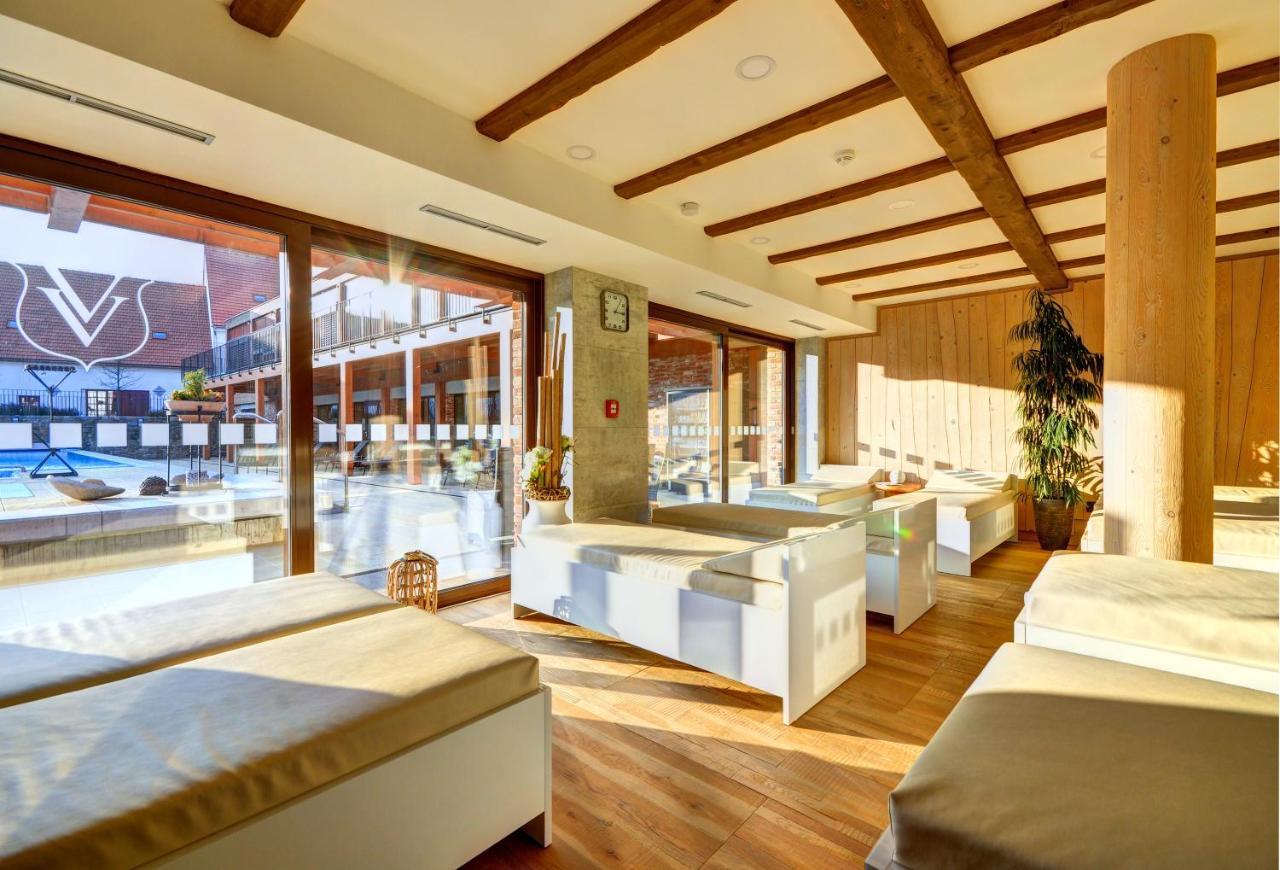 Vladislav Hotel Zamek Valec מראה חיצוני תמונה