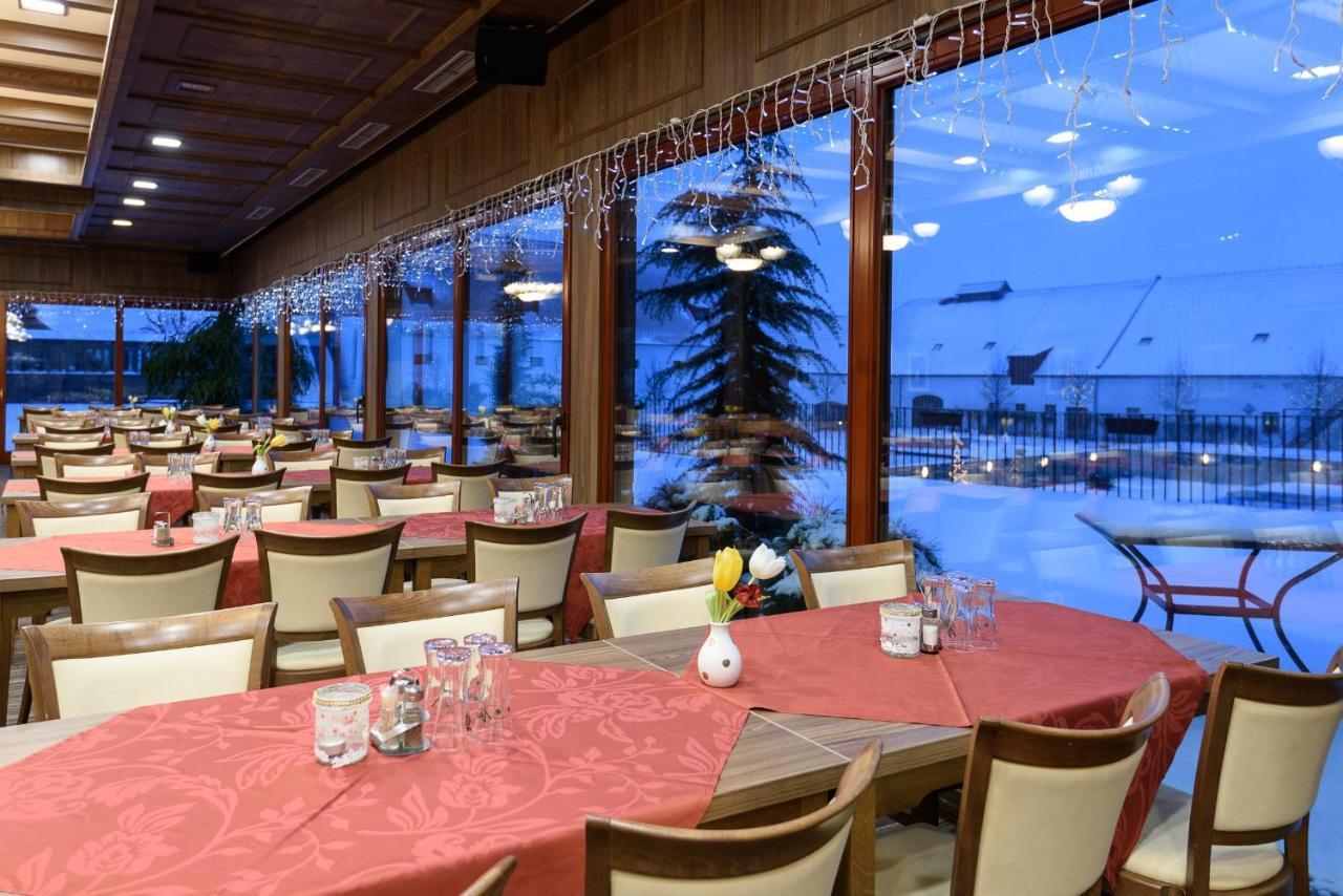 Vladislav Hotel Zamek Valec מראה חיצוני תמונה